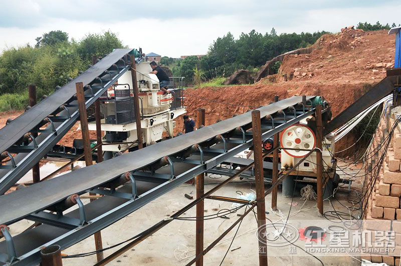 石頭加工沙子每噸成本多少錢(qián)？石頭加工沙子設(shè)備有哪些？