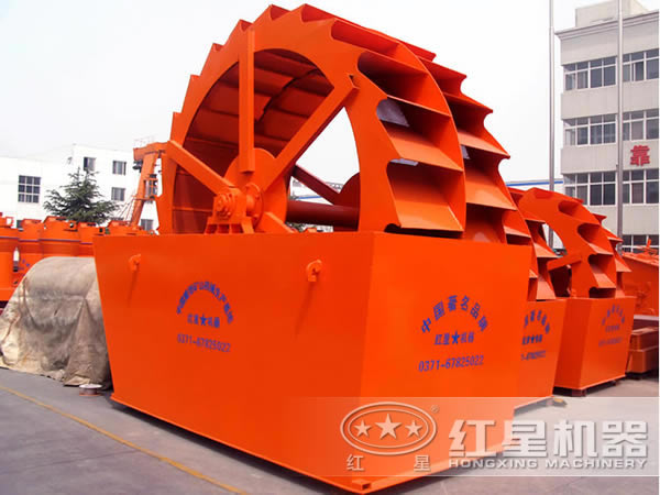 針對河沙洗選，螺旋洗砂機(jī)和輪斗式洗砂機(jī)哪個(gè)更好？