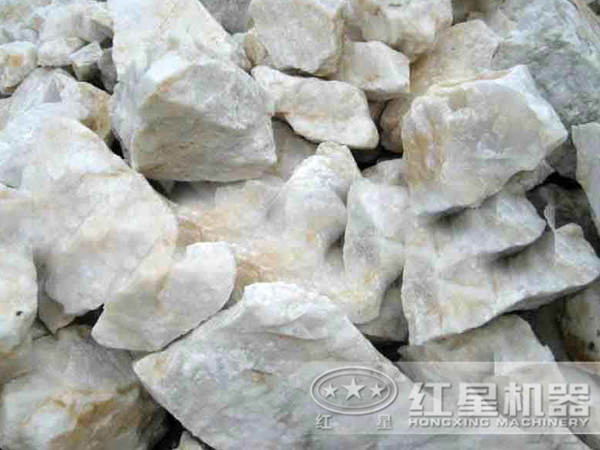 時產(chǎn)800噸的硅石破碎生產(chǎn)線需要哪些設備？需要投資多少錢？