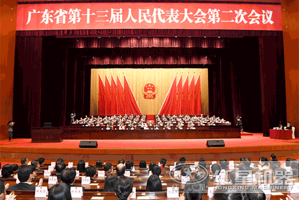 大型流動粉碎石頭一體機多少錢一臺？