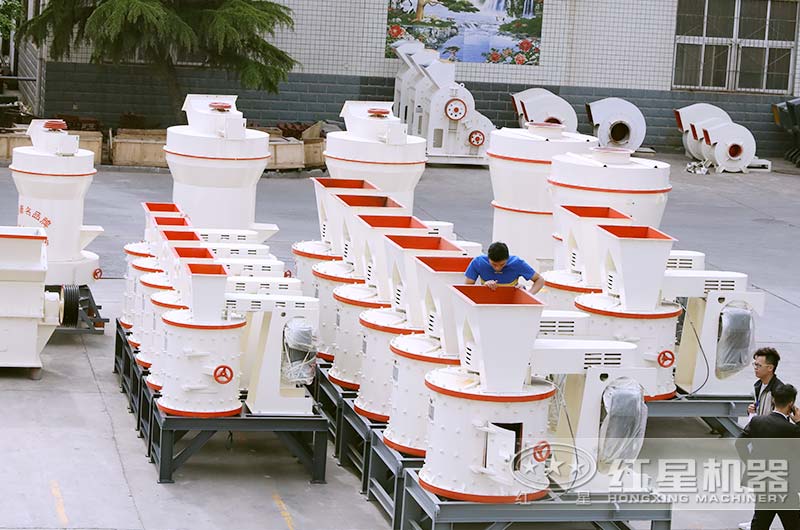 陜西延安用戶來廠考察選購(gòu)立式復(fù)合破碎機(jī)