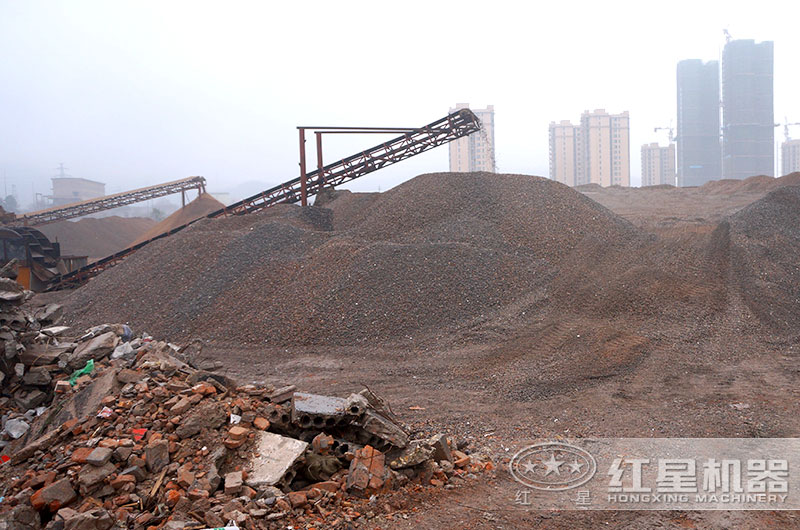 建筑垃圾變廢為磚設(shè)備多少錢，建筑垃圾做的磚多少錢一塊？