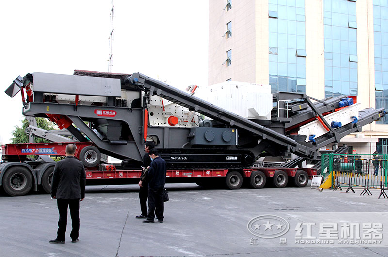 履帶式砂石粉碎機(jī)全力出擊，碎石效果驚人，報(bào)價(jià)是多少？