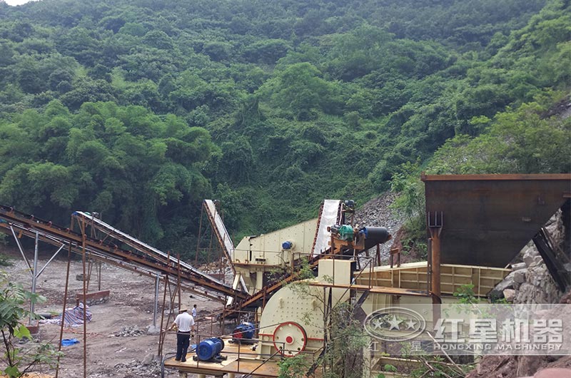 1615型重錘式破碎機生產(chǎn)能力如何，報價是多少