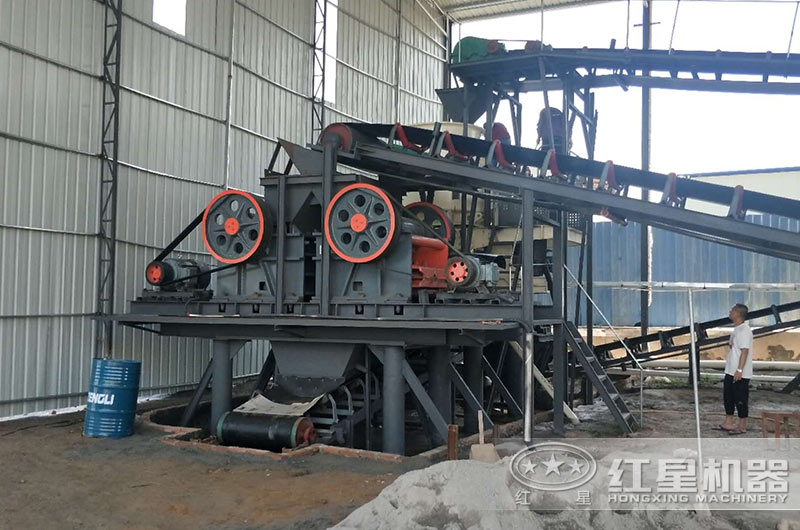 顎式碎裂設備的顎板有什么作用？宜采用哪種材料制作？