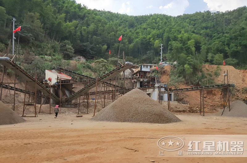 15萬(wàn)預(yù)算，能買(mǎi)到哪種河卵石及建筑廢料用多功能破碎機(jī)？
